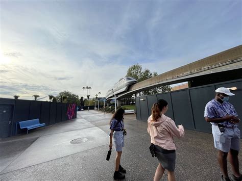 rope drop frozen or test track|rope drop in park.